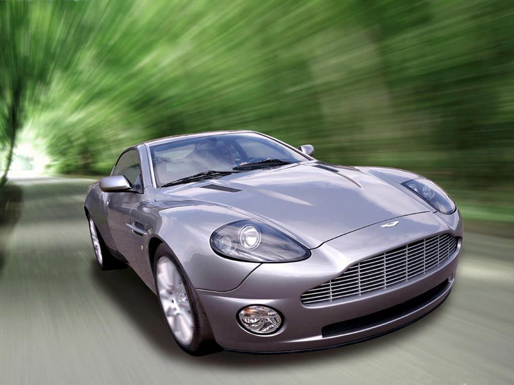 Aston martin 8