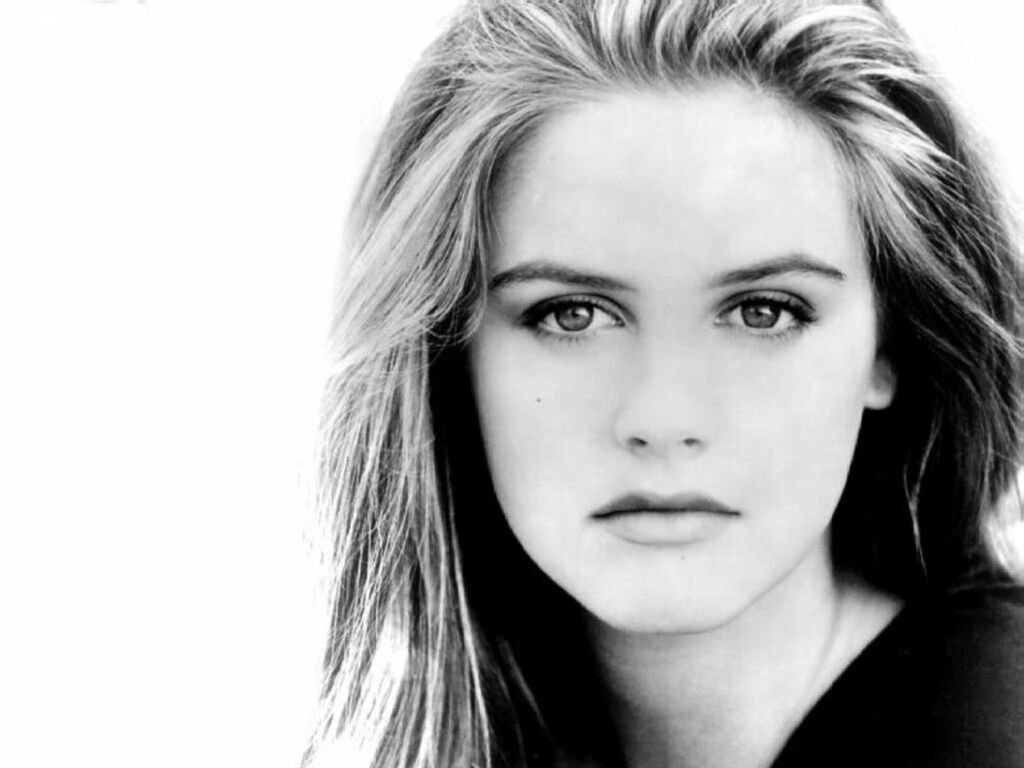 Alicia Silverstone - Wallpaper Actress