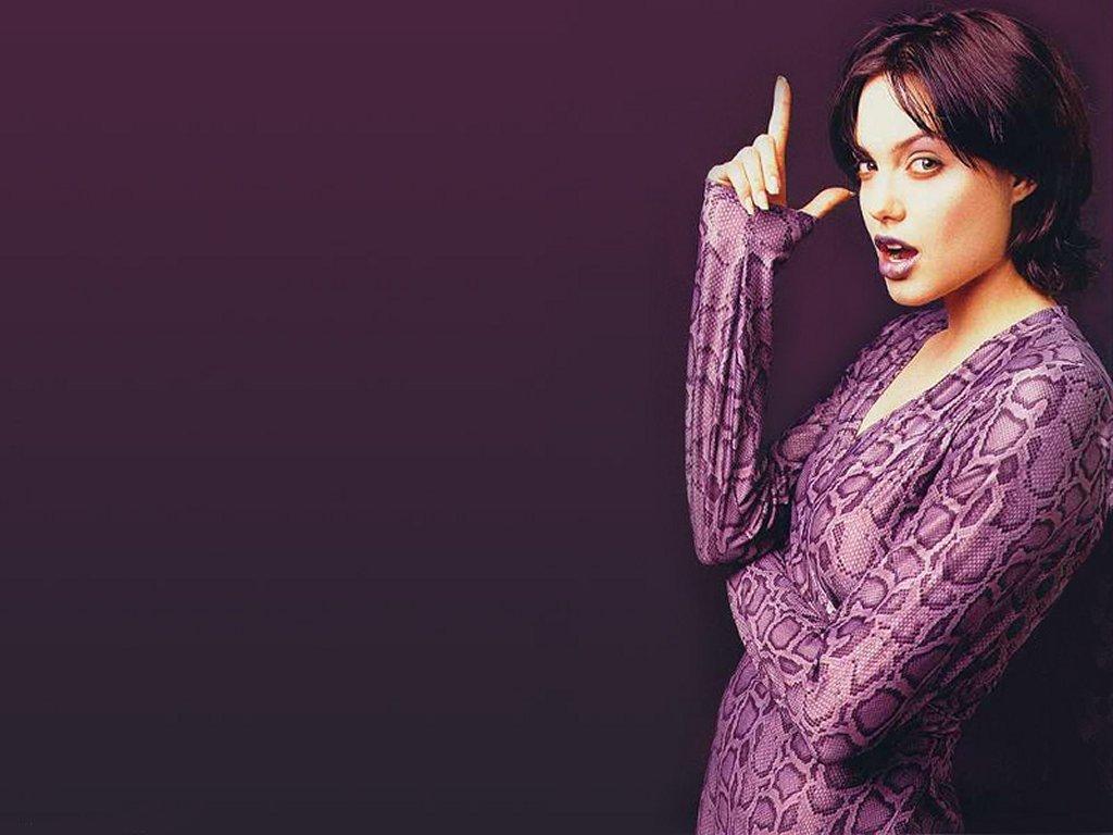 Angelina jolie wallpaper 12 Angelina jolie wallpaper 12