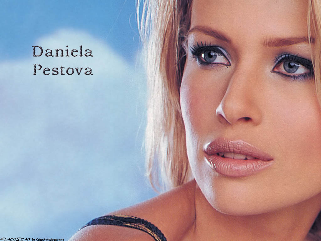 download daniela pestova wallpaper, 