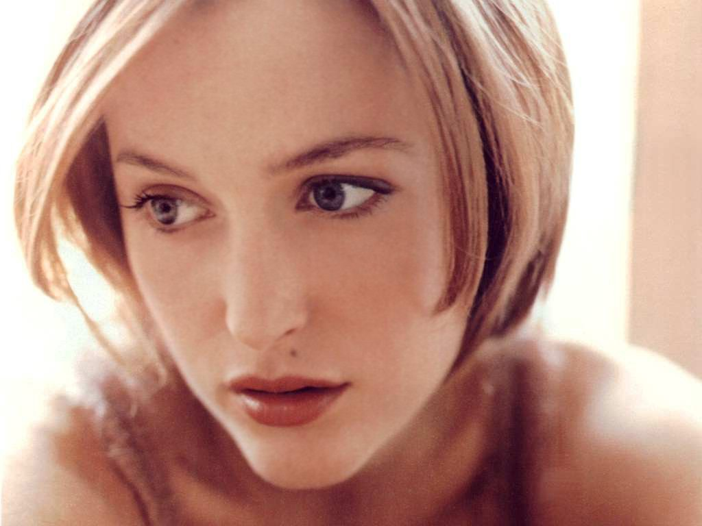 Gillian anderson 4