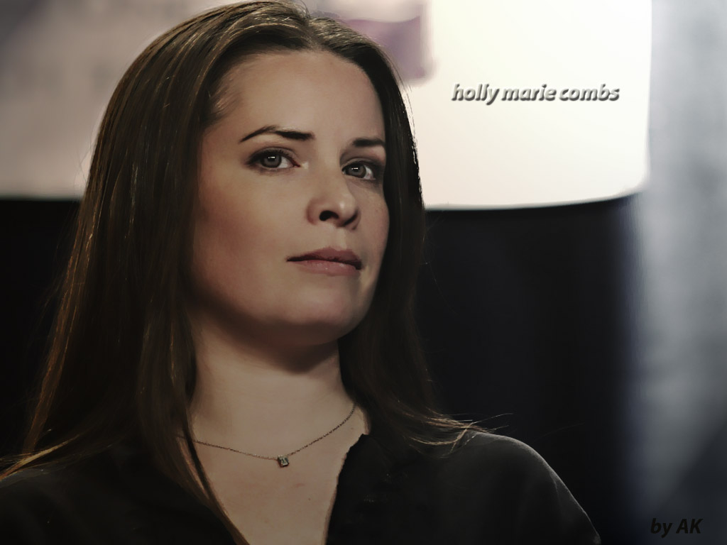 Holly marie combs 26