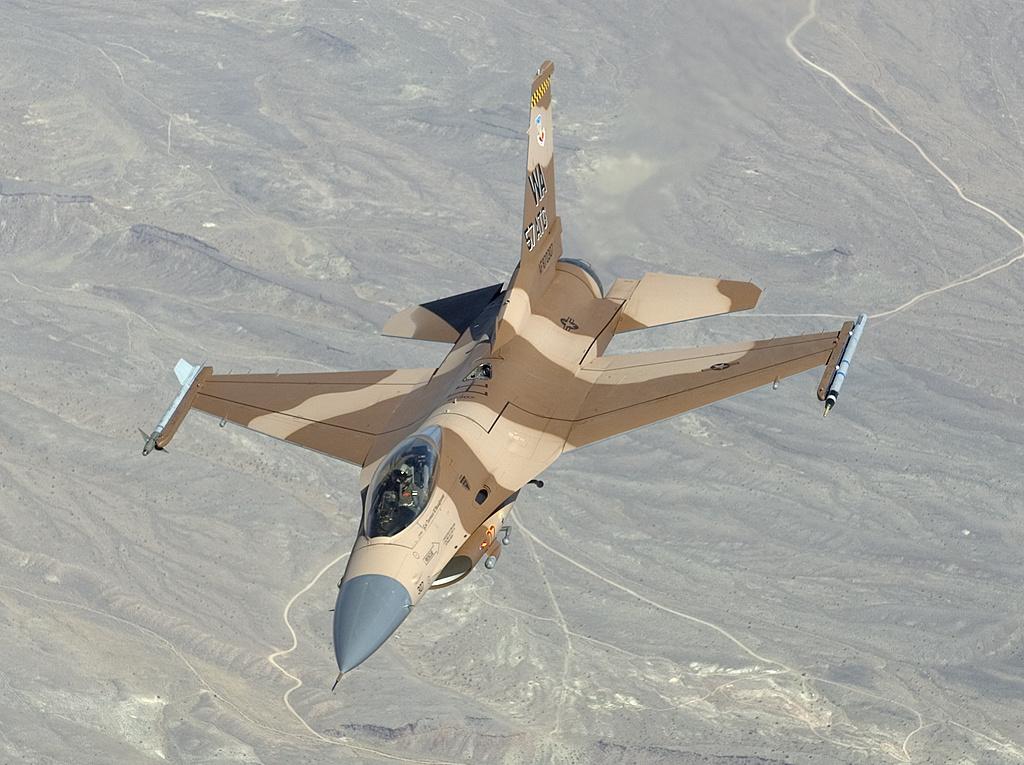 F 16 falcon 10