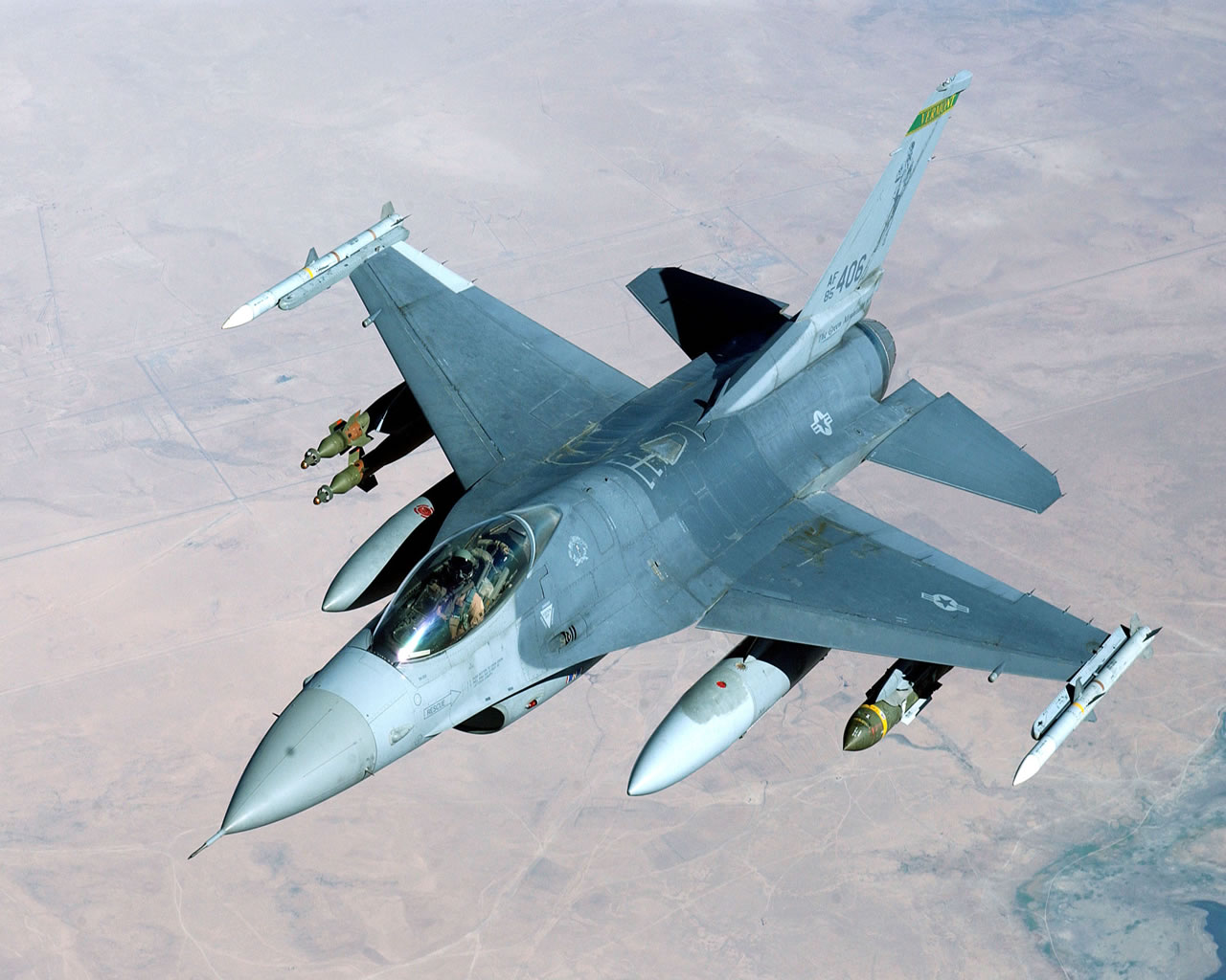 F 16 falcon 4